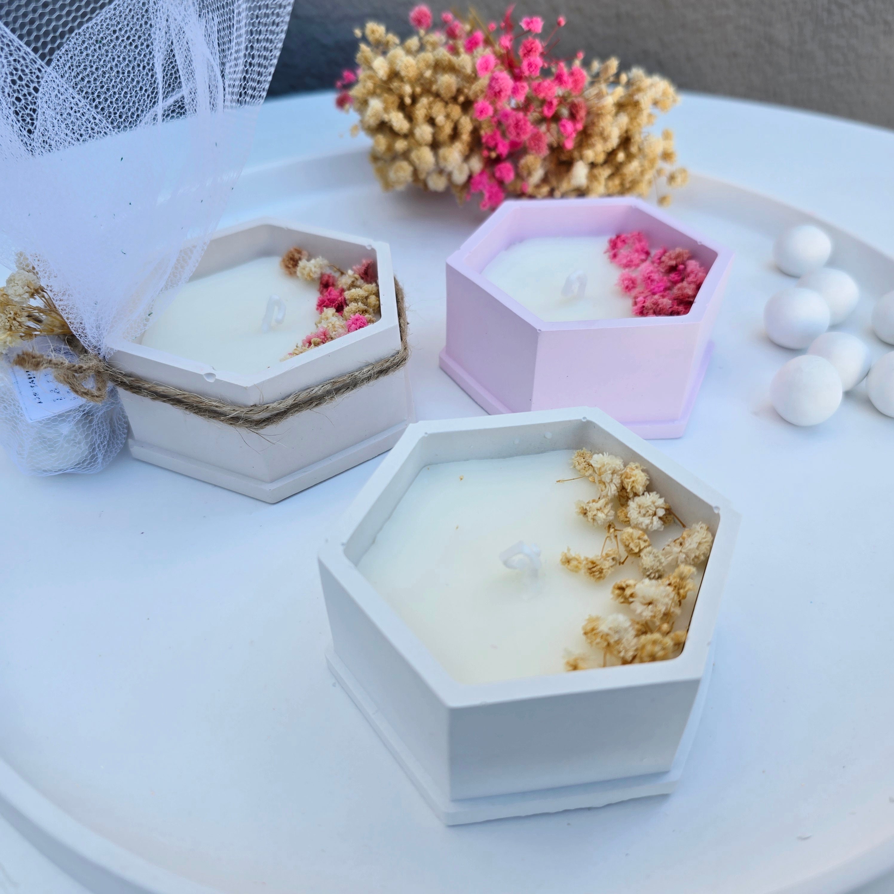 Μπομπονιέρα βάφτισης εξάγωνο δοχείο με κερί & αποξηραμένα