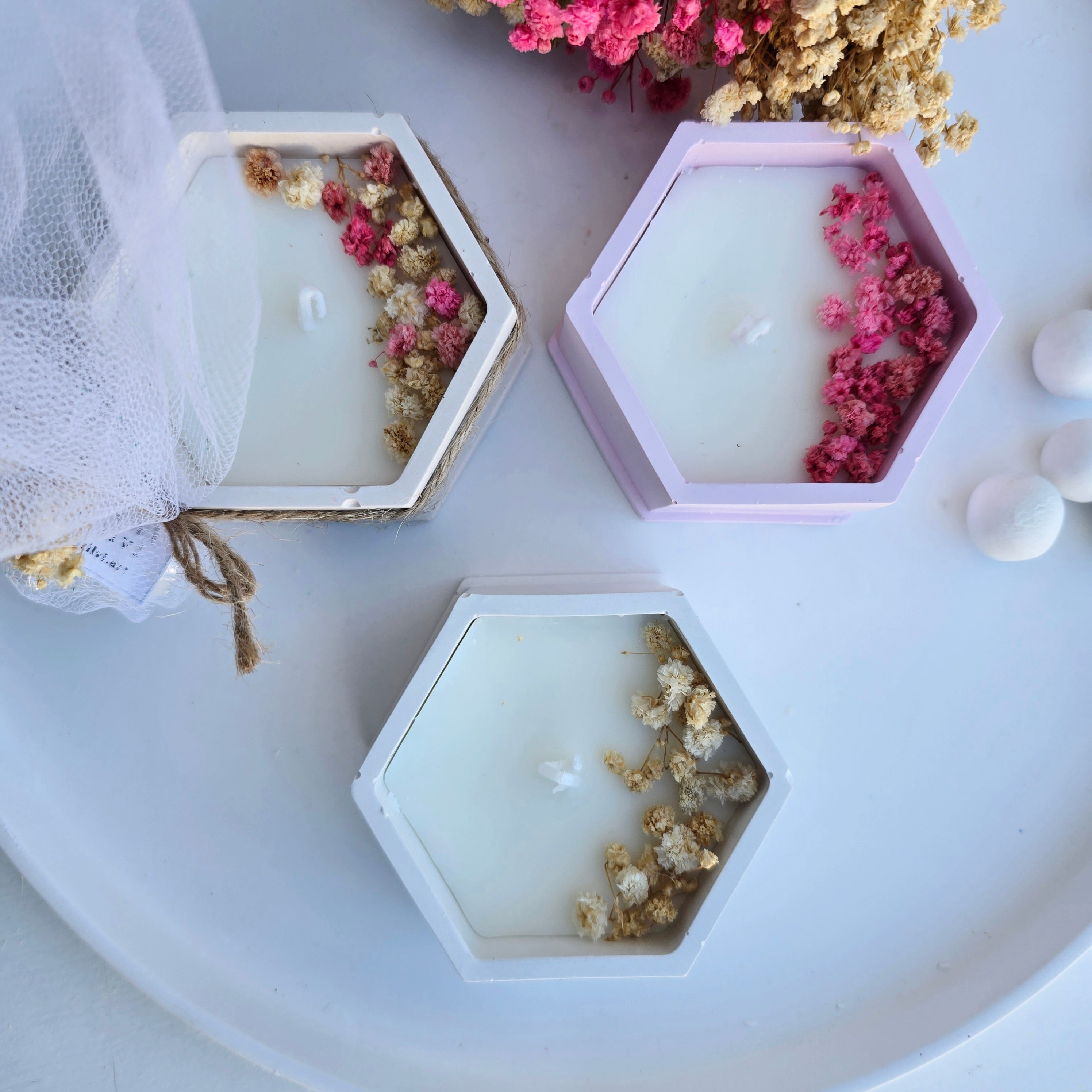 Μπομπονιέρα βάφτισης εξάγωνο δοχείο με κερί & αποξηραμένα